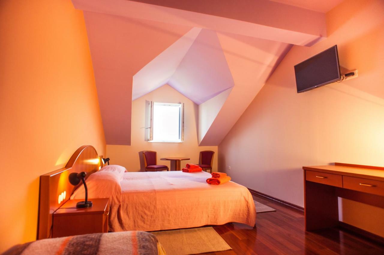 Boutique Hotel Tomic ロプド エクステリア 写真